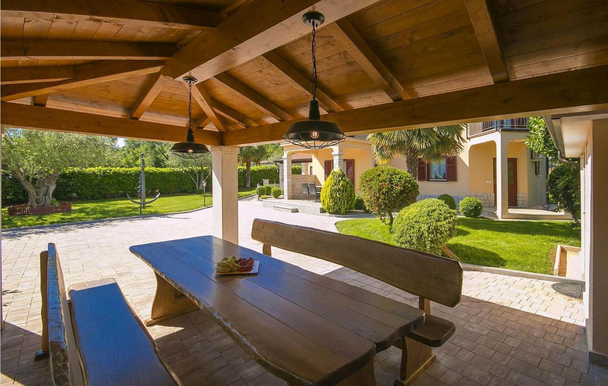 Saladinka 2 Holiday home